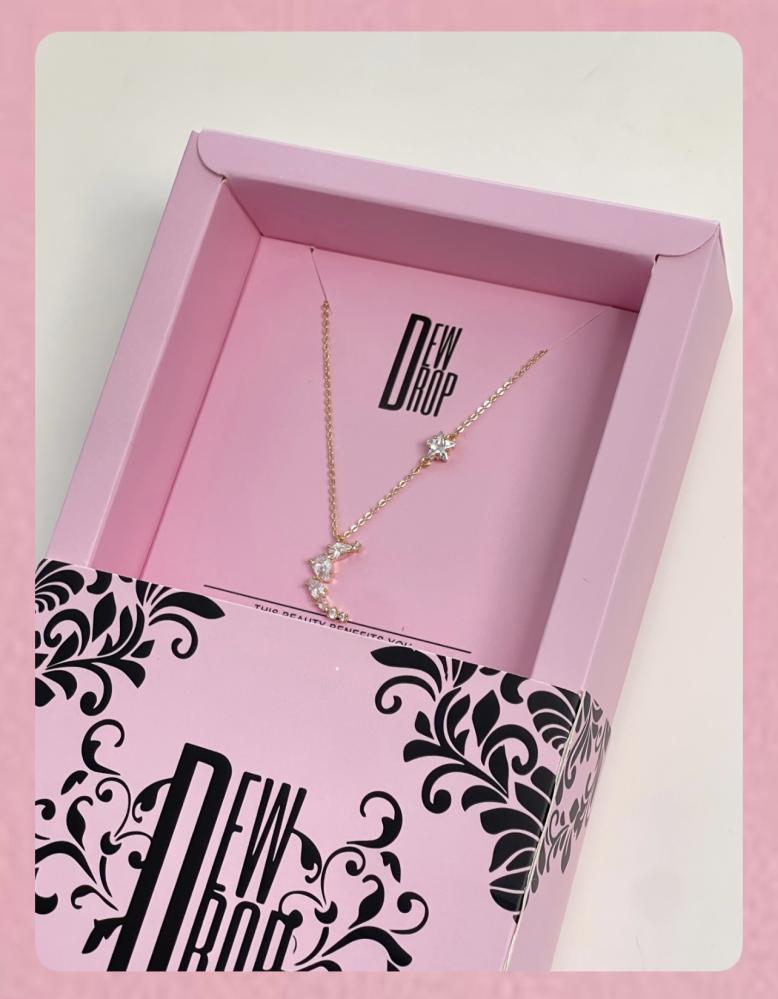 High quality necklace resistant to echo