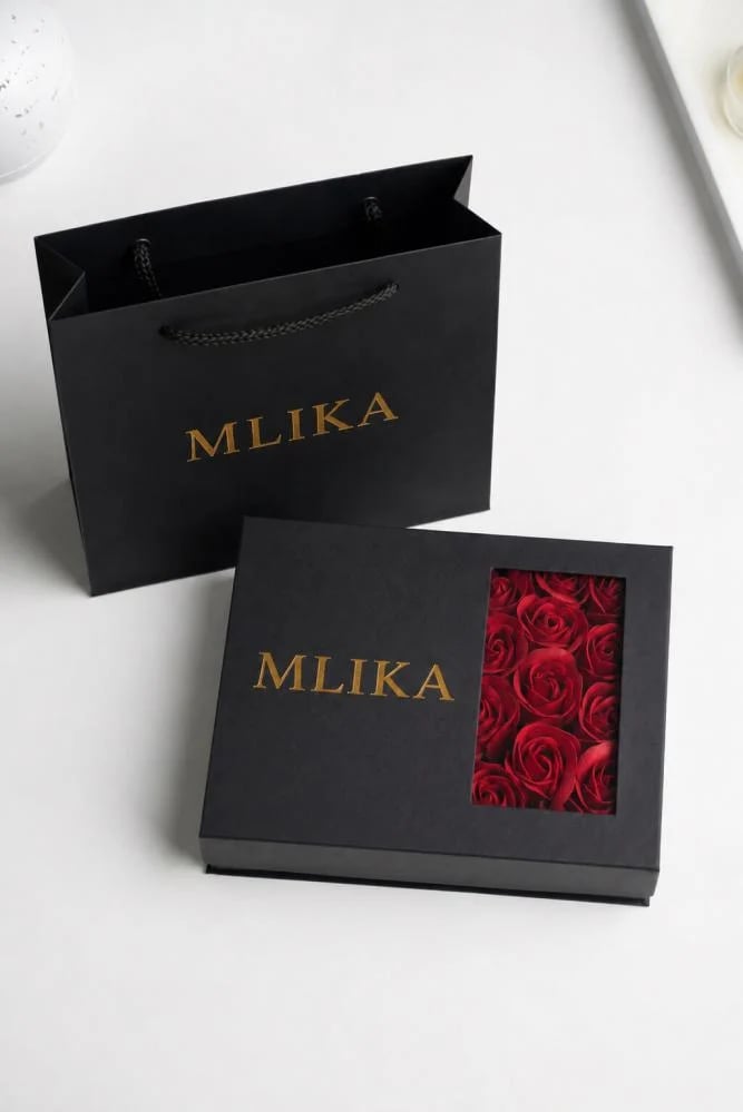 سلسال قلب الذكرى بالاسم مع بوكس ورد MLIKA