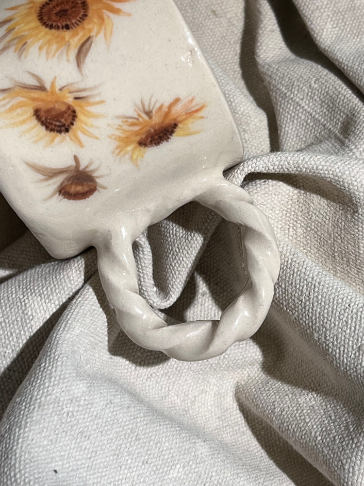 كوب sunflower حسب الطلب - مدة التنفيذ ٤-٦ أسابيع