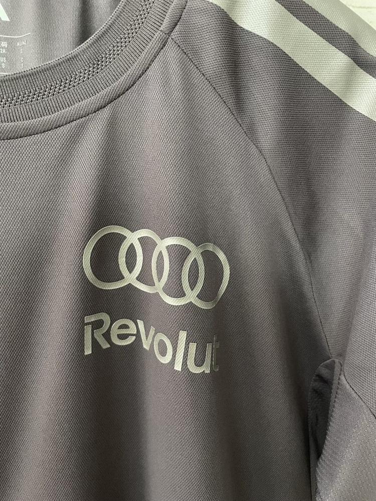 تيشيرت فورميلا AUDI رصاصي 2026