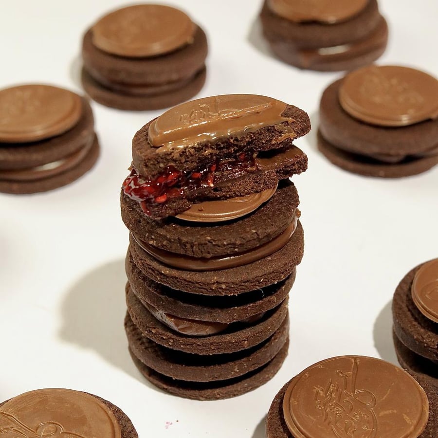 Sableh chocolate with berries