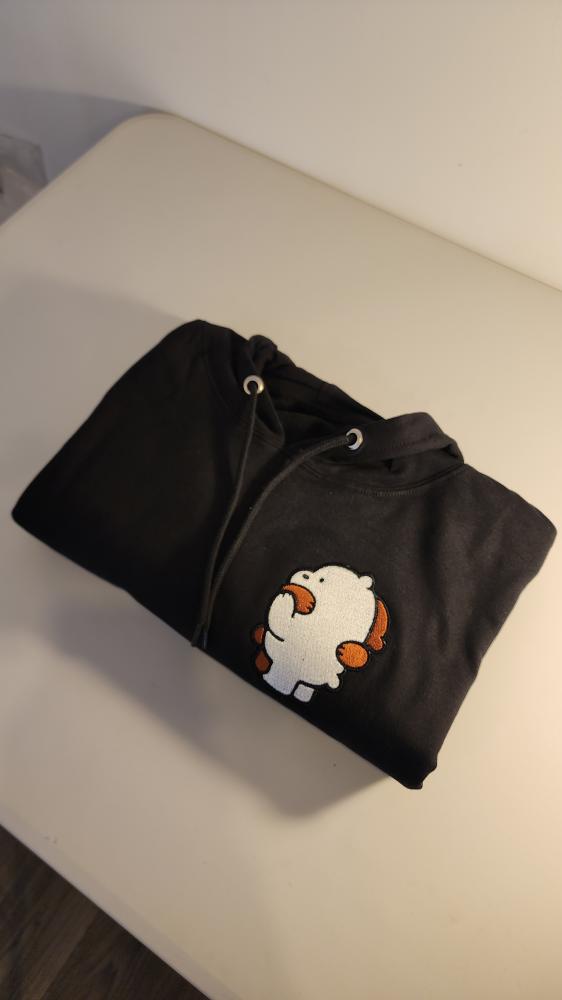 بلوفر Hug