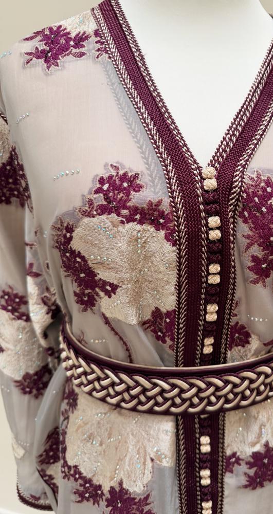 قفطان بيج لؤلؤي بلمسات برقندية - Pearl Beige & Burgundy