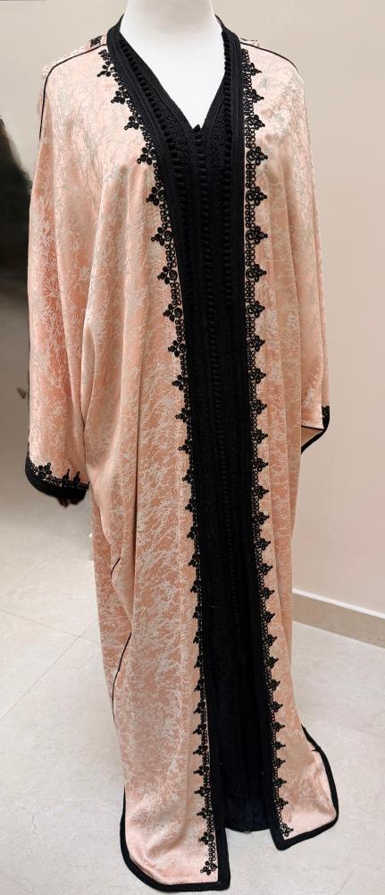 طقم عباية وقفطان بيج خوخي - Peach Beige & Black