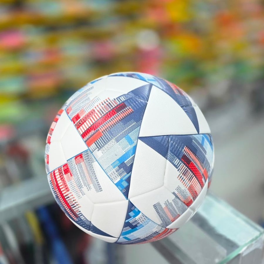 كرة قدم احترافية