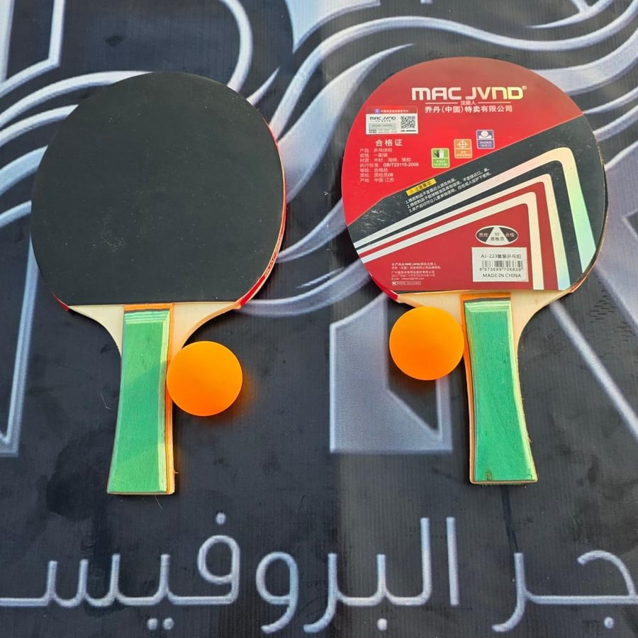 مضرب تنس طاوله