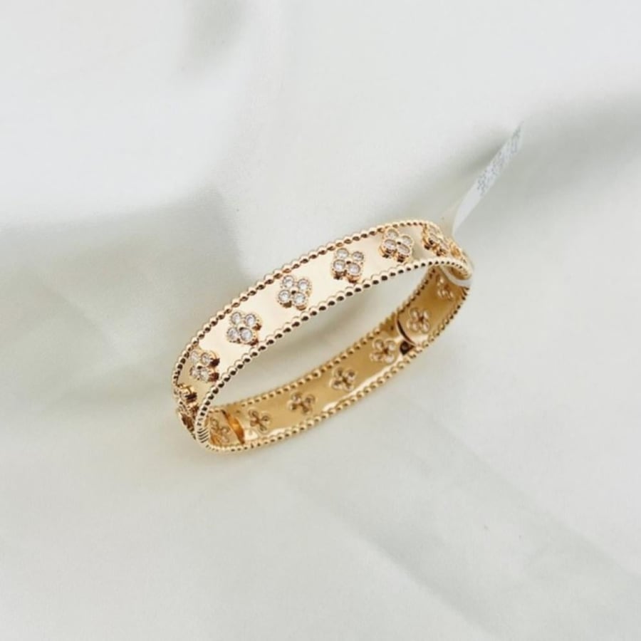18 karat gold bracelet