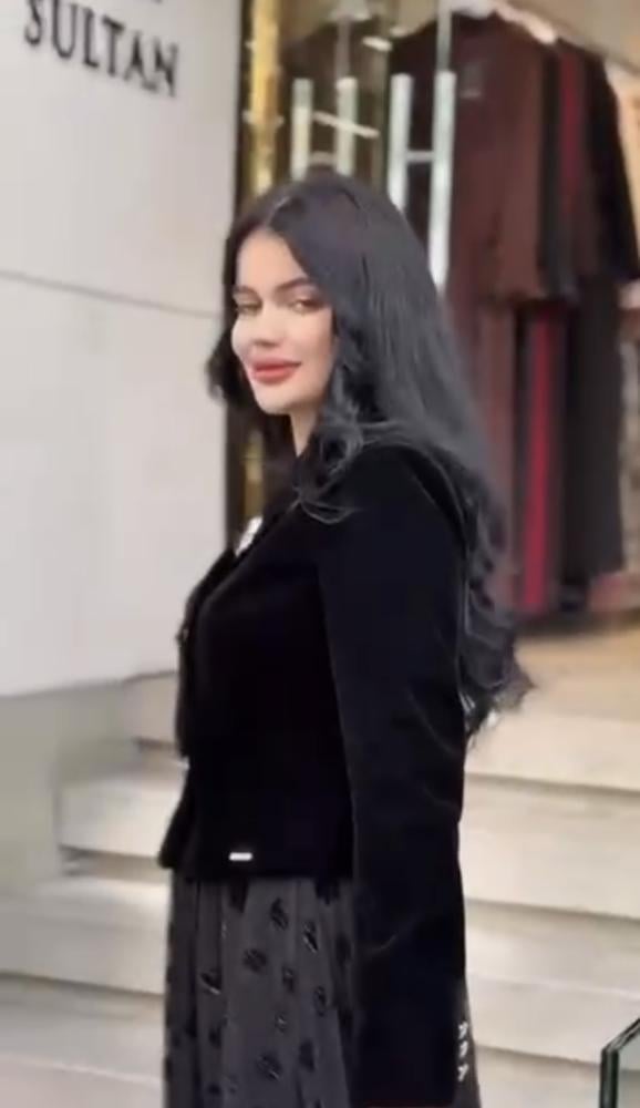 تايور جاكيت مخمل بازرار ذهبيه