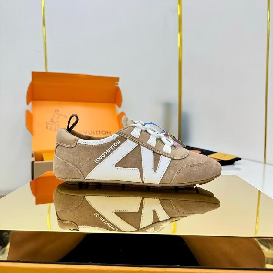 Lv sneakers