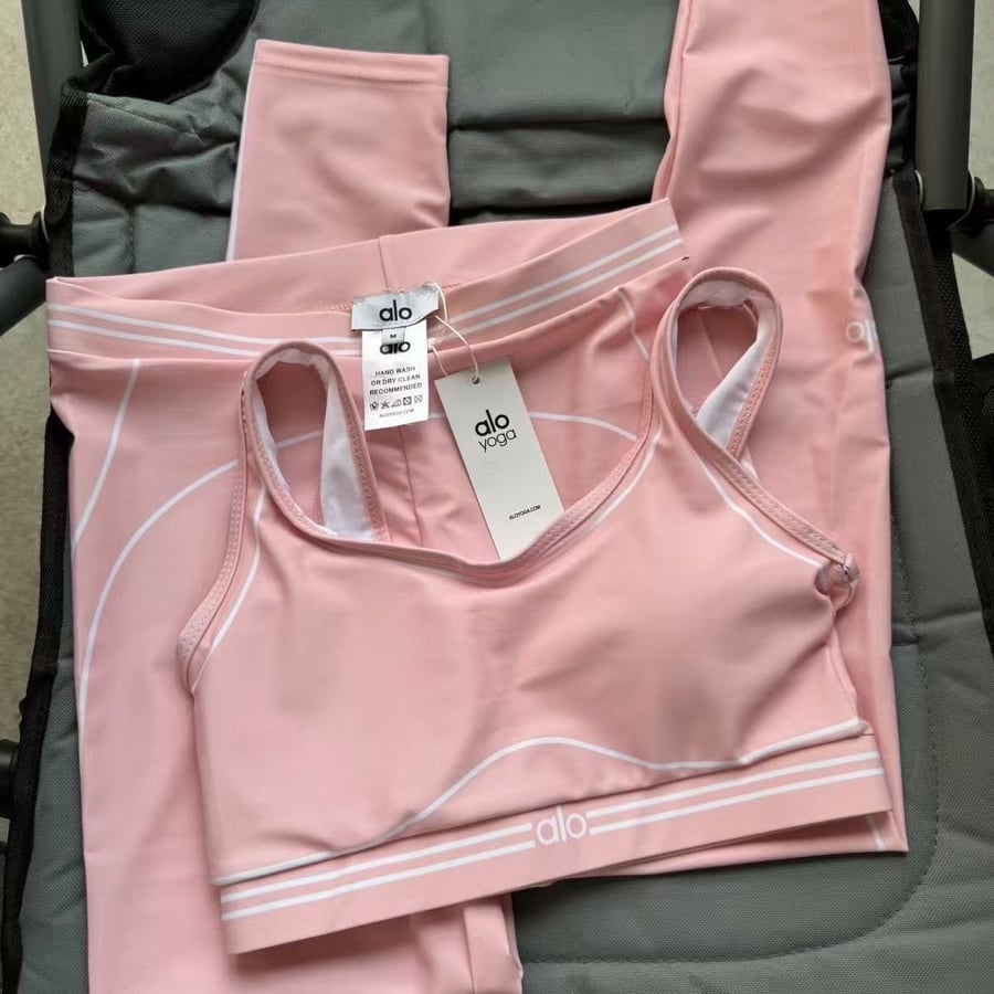 Alo yoga heart throb set