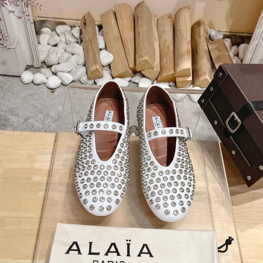 Alaia ballet flats