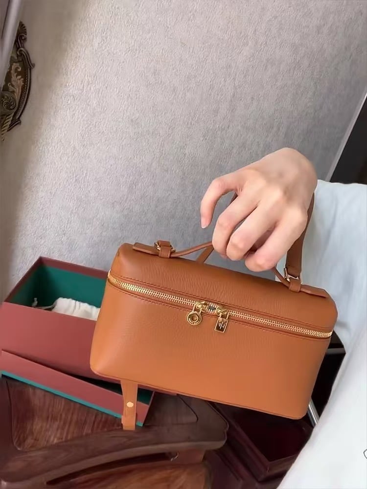 Loro piana extra pocket