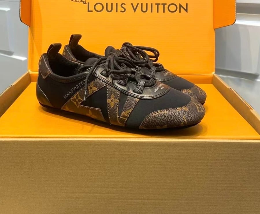 Lv sneakers