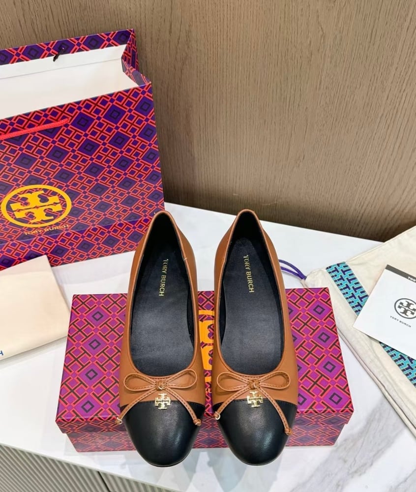 Flat Tory Burch