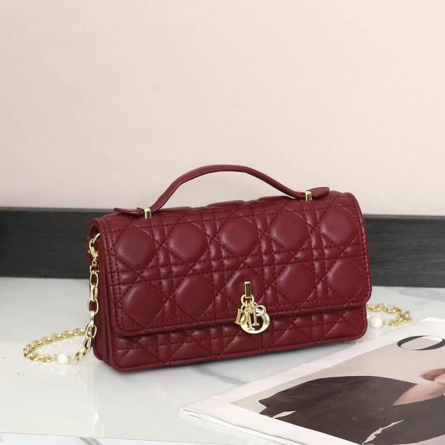 شنطة ديور