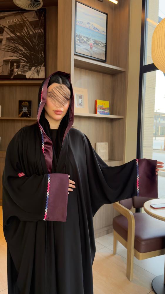 D70035 - عباية بقماش نواعم نص بشت -  برعندي