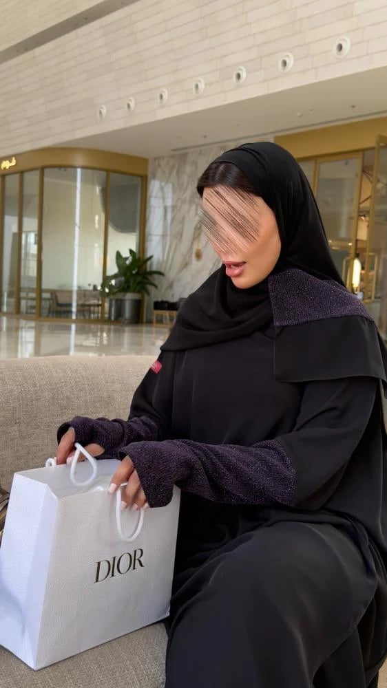 عباية D70050 - بقماش بلاك بيري نص بشت كم استرتش فتحة اصبع بلمعة - موف