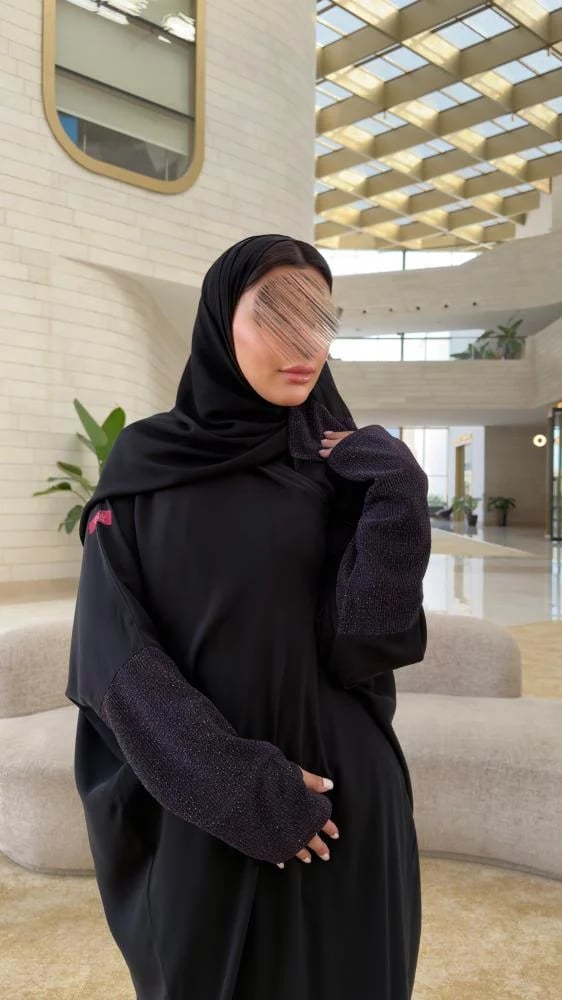 عباية D70050 - بقماش بلاك بيري نص بشت كم استرتش فتحة اصبع بلمعة - موف