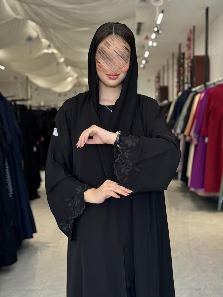 عباية D571 - قماش انترنت تطريز اكمام ربع كلوش  - اسود