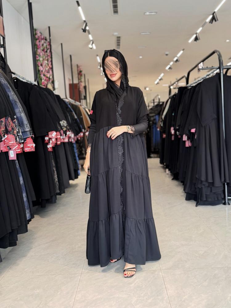 عباية D5015 - دبل كلوش قماش بلاك بيري اكمام استرتش بياقة دانتل - اسود
