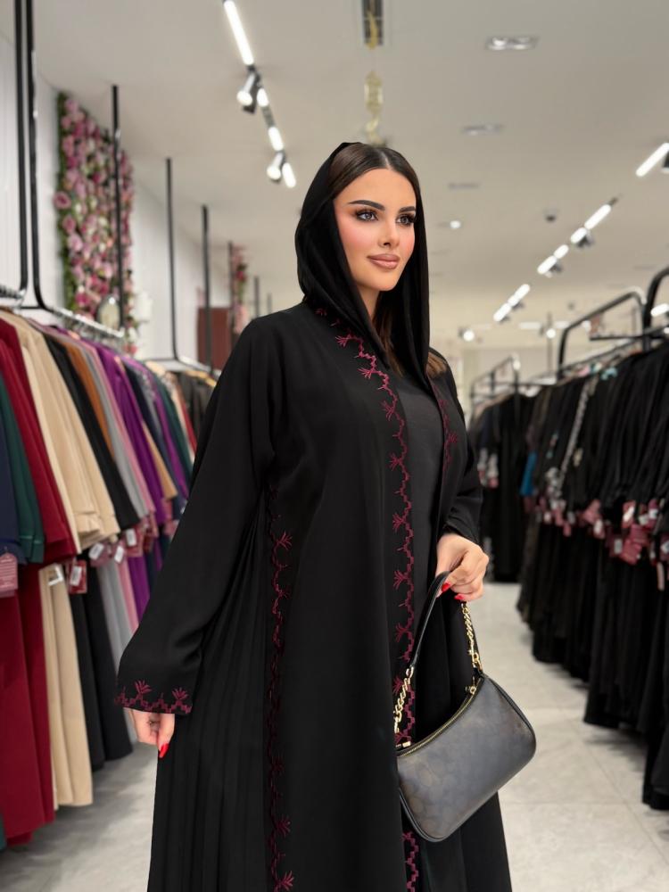 عباية D890 - بقماش ملكي بتطريز انيق كسرات جوانب كلوش - عنابي