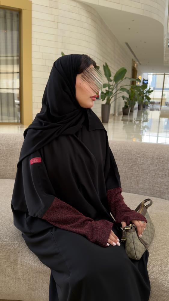 عباية D70050 -  بقماش بلاك بيري نص بشت كم استرتش فتحة اصبع  بلمعة - عنابي