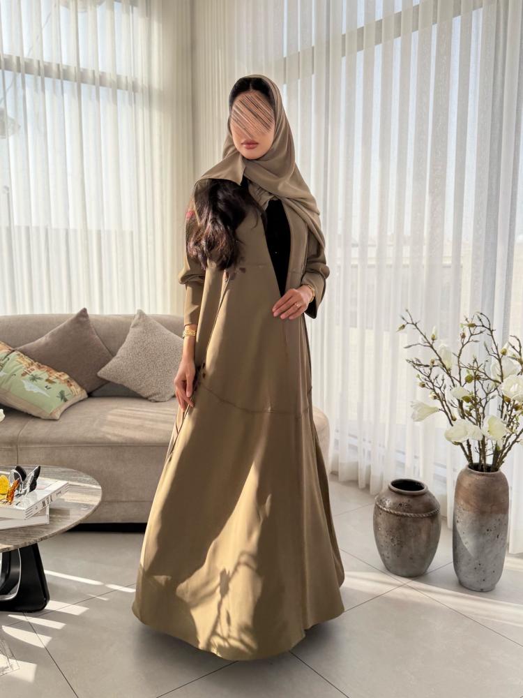 عباية D913 - بقماش حرير بتطريز انيق قصة عادية - زيتوني