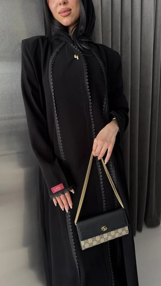 عباية D70044 - بليزر بقماش سراميك  مزين بكلفة من الامام متعرجة قصة ايه لاين  - اسود