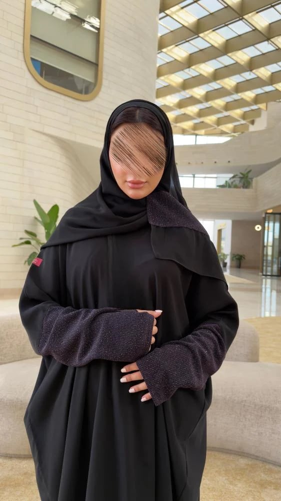 عباية D70050 - بقماش بلاك بيري نص بشت كم استرتش فتحة اصبع بلمعة - موف