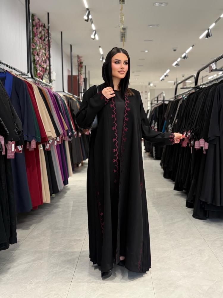 عباية D890 - بقماش ملكي بتطريز انيق كسرات جوانب كلوش - عنابي