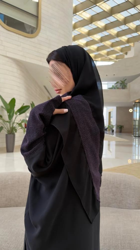 عباية D70050 - بقماش بلاك بيري نص بشت كم استرتش فتحة اصبع بلمعة - موف