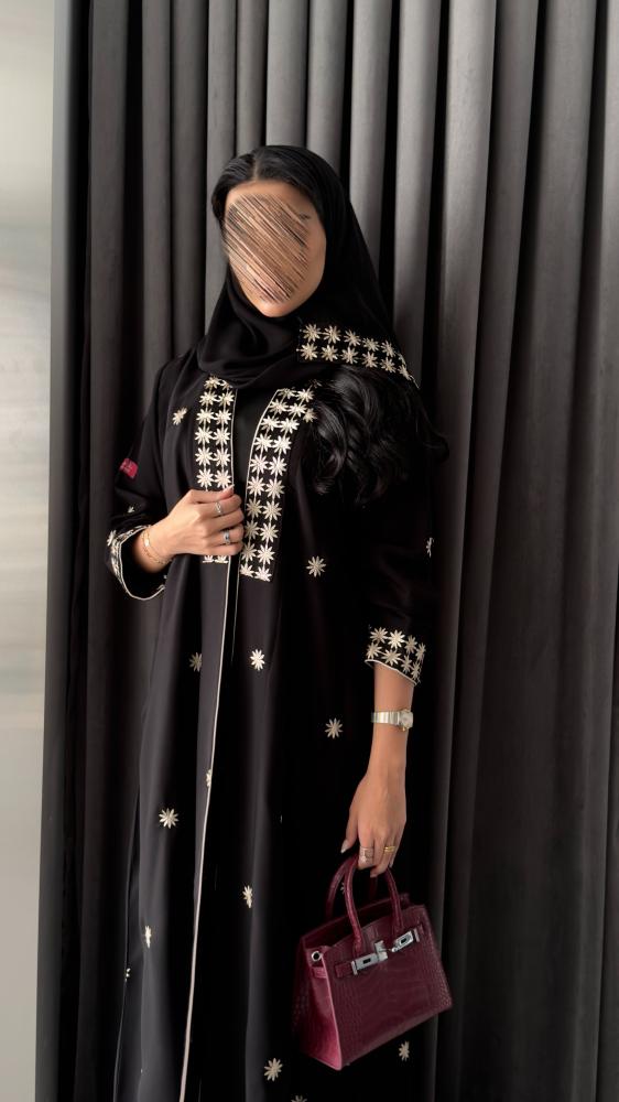 عباية D6029 - بقماش انترنت بتكريز انيق زهور صغيرة -  بيج