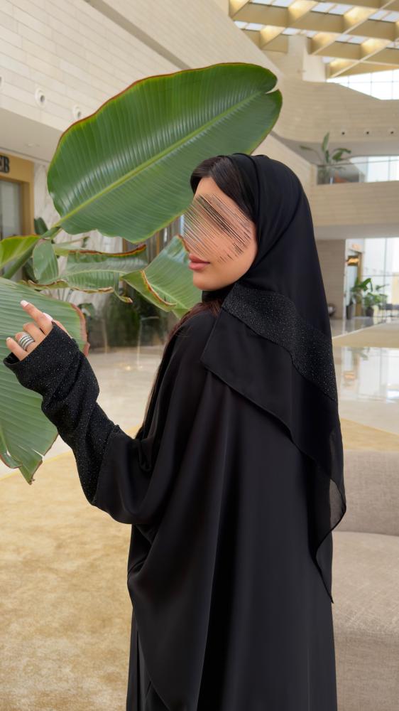 عباية D70050 - بقماش بلاك بيري نص بشت كم استرتش فتحة اصبع بلمعة - اسود