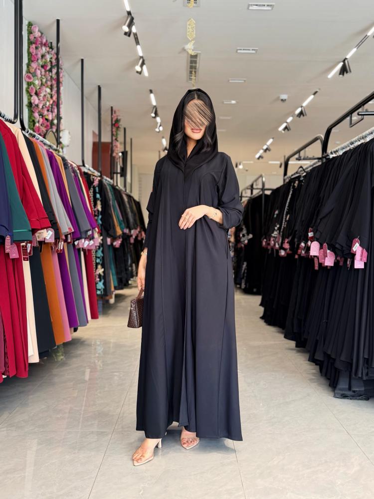 عباية D905 بقماش انترنت نص كلوش بجيوب جانبية - اسود