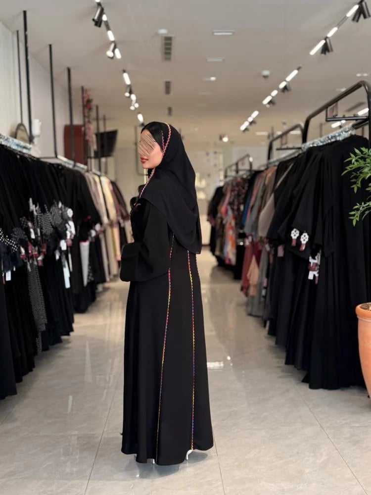 عباية D5126 - بقماش كريب ملكي نص كلوش بقيطان - ملون