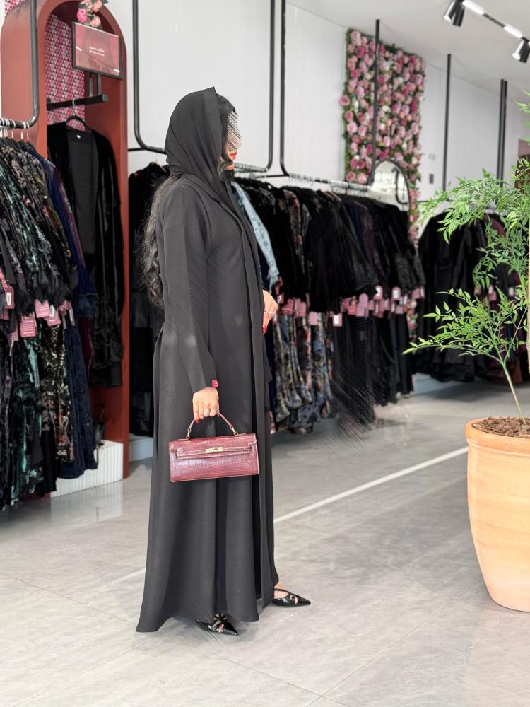 عباية D751 - بليزر بقماش كريب اندنوسي ربع كلوش بلمعة خفيفة