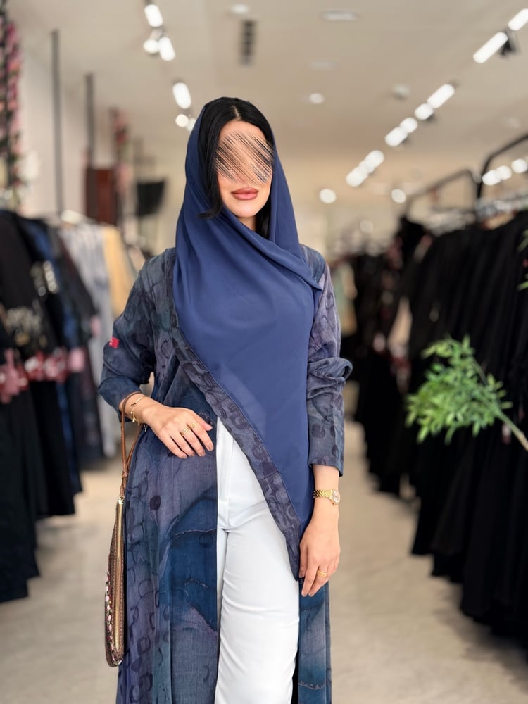 عباية D5042 - قماش حرير تركي بتقليمة مموجه ربع كلوش الغسيل بخار وجاف