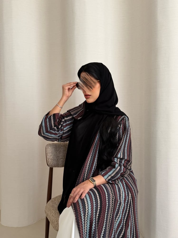 عبايه D5060 - قماش ميسوني ربع كلوش دبل فيس مقل