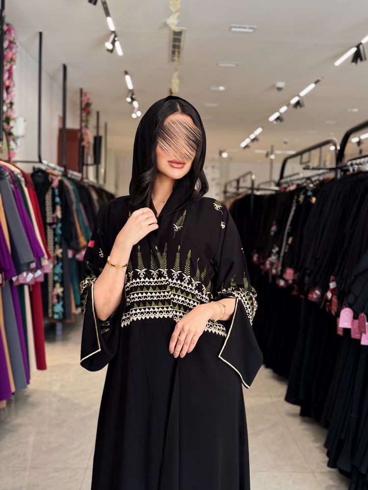عباية D901 - بقماش ملكي نص كلوش بتطريز  - زيتي