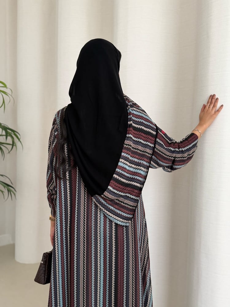 عبايه D5060 - قماش ميسوني ربع كلوش دبل فيس مقل