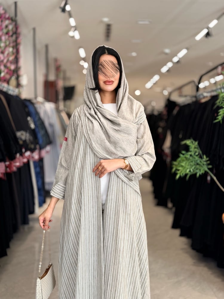 عبايه D5062 -  بقماش لننن مخطط بيج