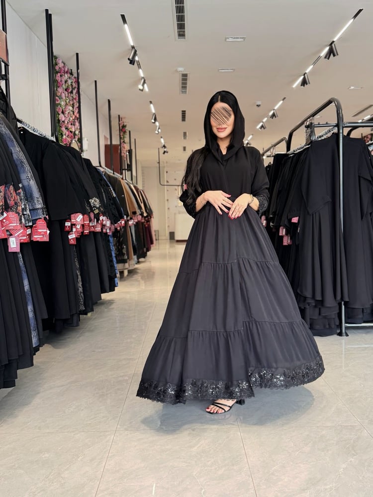عباية D5014 - دبل كلوش بقماش بلاك بيري طبقات بشك - اسود