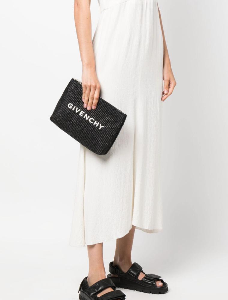 Givenchy - باوتش بطبعة الشعار
