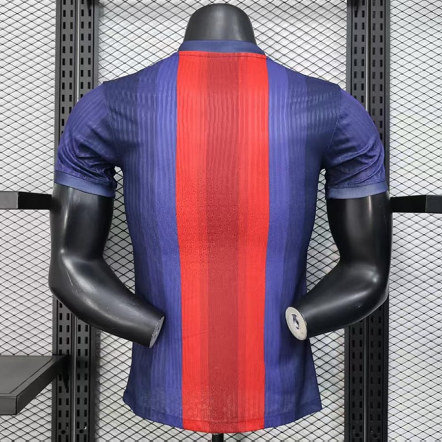 تيشيرت برشلونه نسخة لاعبين 2025