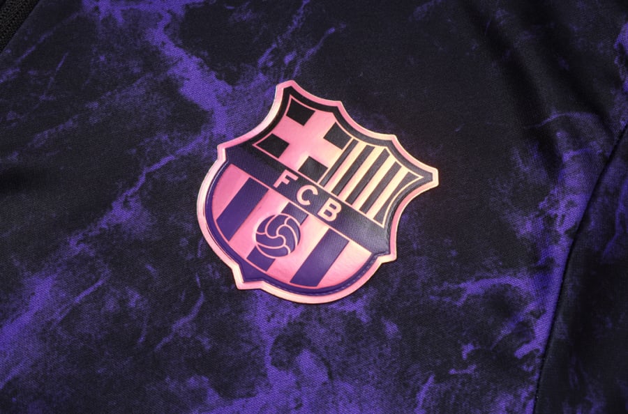 طقم برشلونة سويتر وبنطلون تدريب 2026/27 – نسخة لاعبين