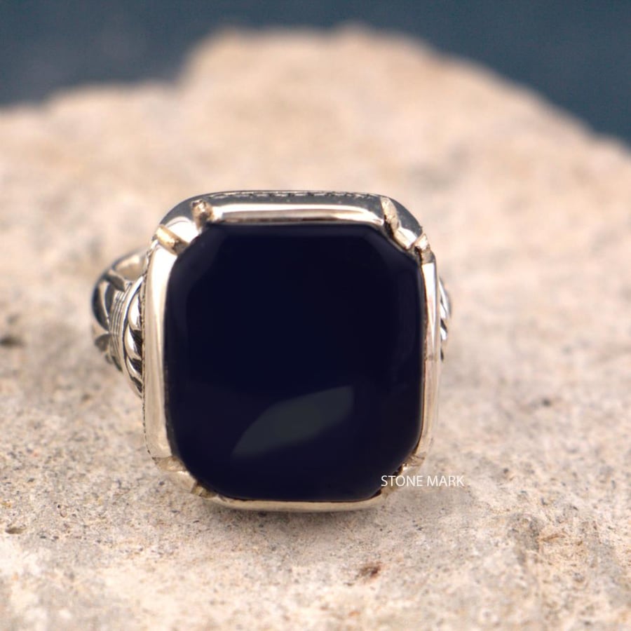 Royal ring Indonesian agate blue