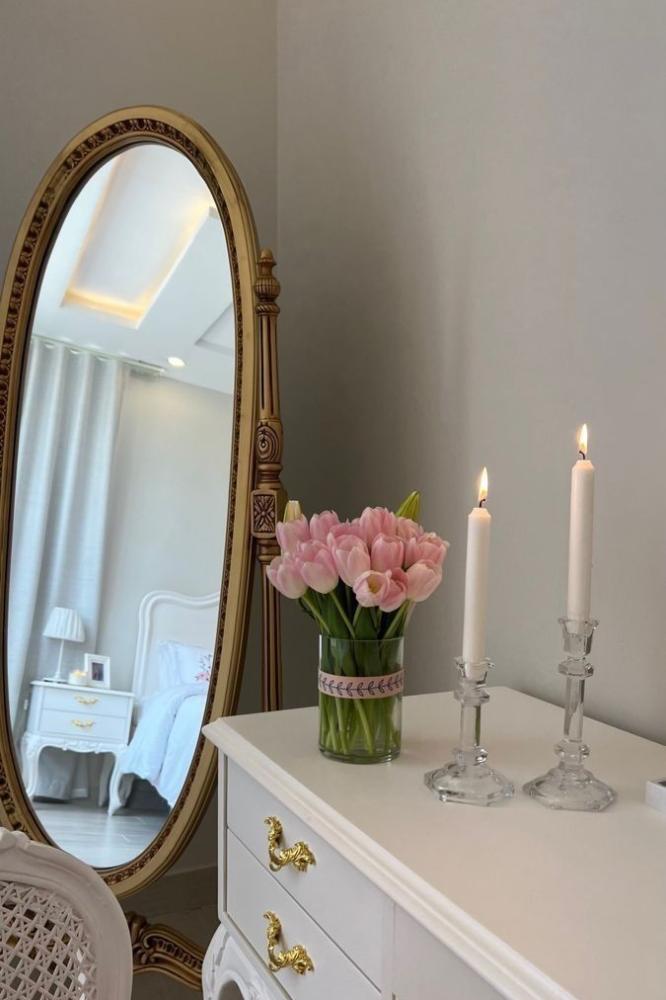 Cinderella moving mirrors
