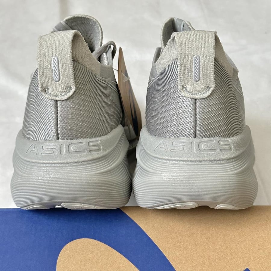 GEL-NIMBUS 27 Gray
