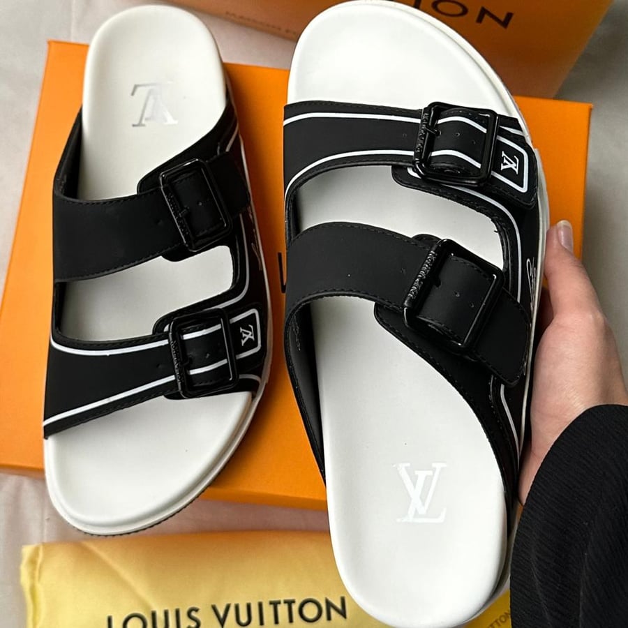 "LV " ابيض اسود