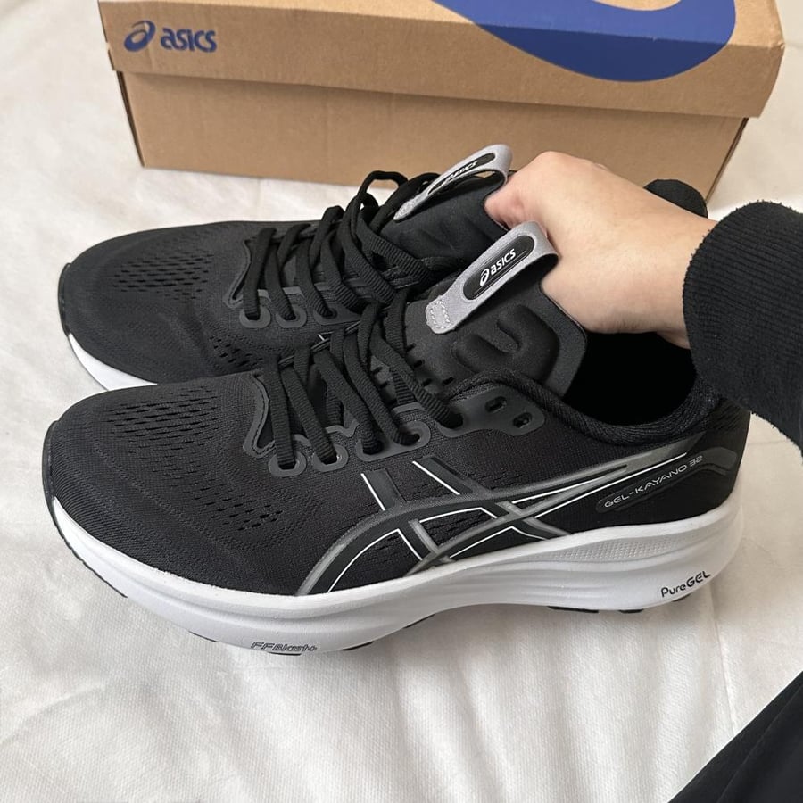 GEL-KAYANO 32 ' black/White